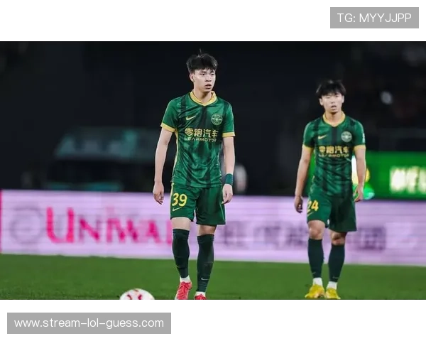 2025年足球十大新星崛起榜单 未来之星展现无限潜力