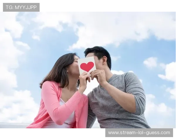 七夕情人节特别篇：足球场上的爱情与激情，球星们的浪漫故事揭秘