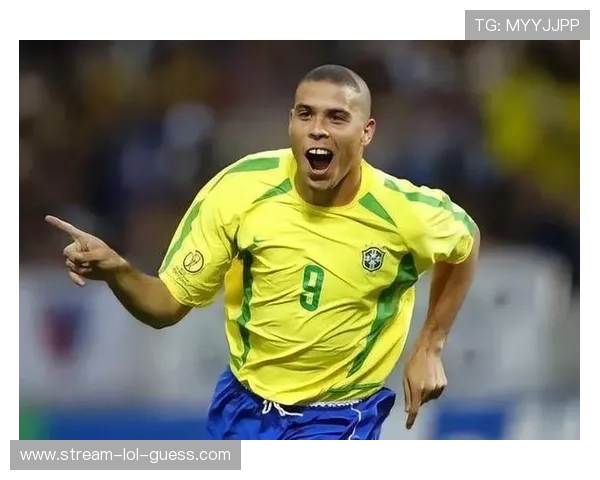 足球球星的音乐才华展现 他们亲自演绎的动人歌曲与激情时刻